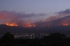 Brand op Cape Peninsula vlak bij Noordhoek